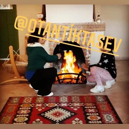 Otantik Tas Ev Bed & Breakfast