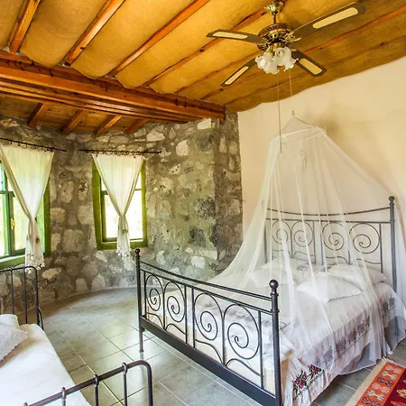 Bed & Breakfast Otantik Tas Ev