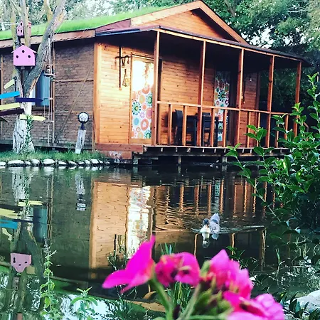 Otantik Tas Ev Bed & Breakfast Dalaman