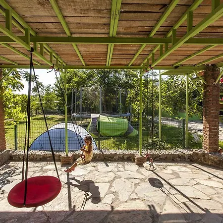 Otantik Tas Ev Bed & Breakfast Dalaman