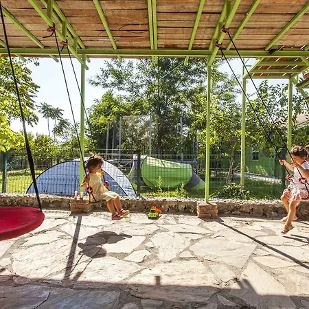 Otantik Tas Ev Bed & Breakfast