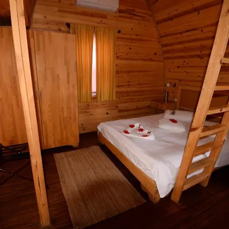 Otantik Tas Ev Bed & Breakfast