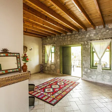 Bed and Breakfast Otantik Tas Ev