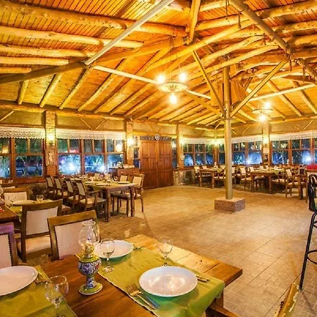 Bed and Breakfast Otantik Tas Ev 3*